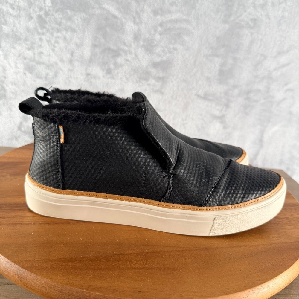 Toms Shoes Womens 8.5 Black Textured Leather Faux Fur Mid Slip-on Sneaker